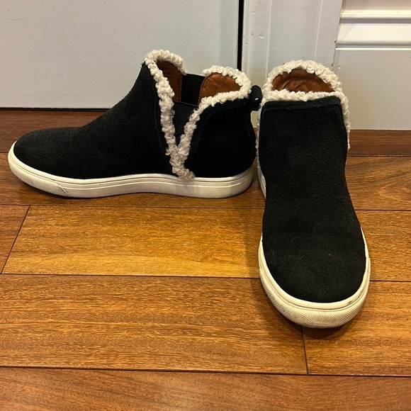 LUCKY BRAND Womens Black Slip On Comfort Cushioned Ebrun Round Toe Sneakers Shoes M main image 1
